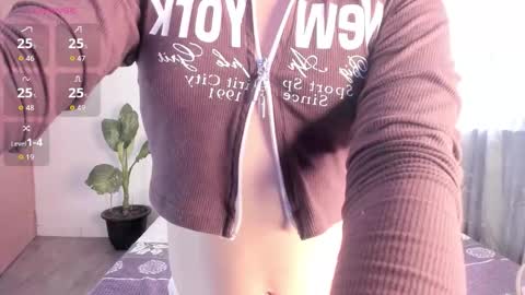 IG-valen mendoza99  twitter valenthompson99 online show from May 27, 7:22 pm