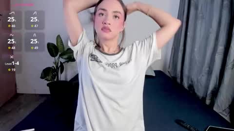IG-valen mendoza99  twitter valenthompson99 online show from June 12, 11:57 pm