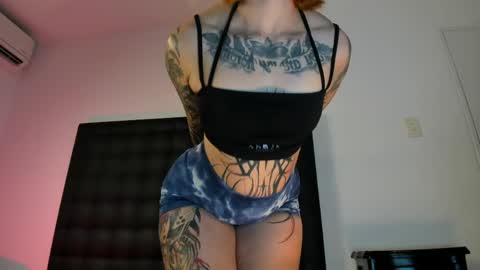Snapshot of valengray chatting on May 4, 12:56 pm Valen online show from May 4, 12:56 pm