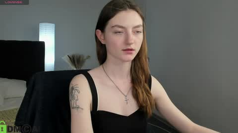 Snapshot of valenora1 chatting on May 8, 11:37 am Nora online show from May 8, 11:37 am