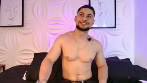 Snapshot of valenssio_moretti chatting on May 9, 1:00 am valenssio_moretti online show from May 9, 1:00 am