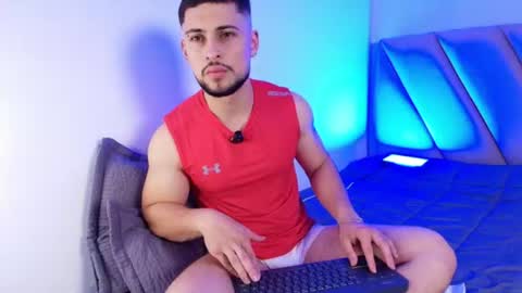 Snapshot of valenssio_moretti chatting on June 10, 12:44 am valenssio_moretti online show from June 10, 12:44 am