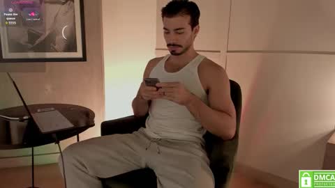 Snapshot of valentin_hoffman chatting on November 16, 11:27 am valentin_hoffman online show from November 16, 11:27 am