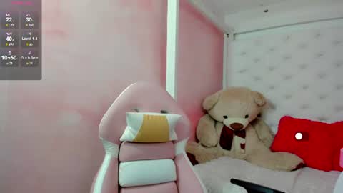 Snapshot of valentina__ortiz chatting on June 12, 8:19 pm VALENTINA online show from June 12, 8:19 pm