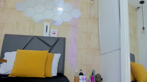 Snapshot of valentina_diiaz chatting on November 2, 12:51 pm Velentina online show from November 2, 12:51 pm