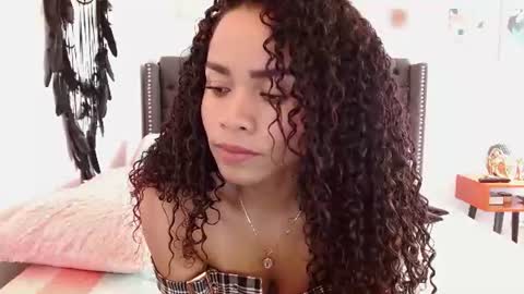 Snapshot of valentina_ferrer0 chatting on July 26, 7:32 pm Valen Ferrer online show from July 26, 7:32 pm