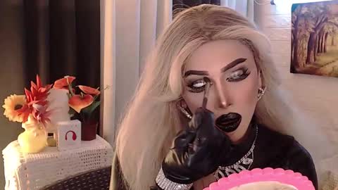 Amanda online show from September 25, 1:04 pm