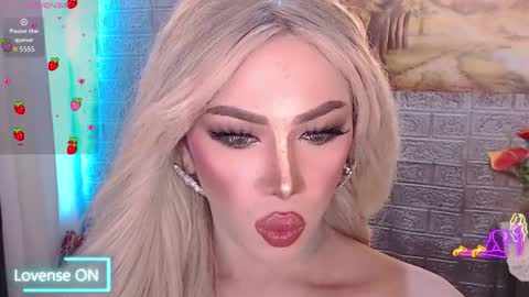 Amanda online show from December 1, 5:29 pm