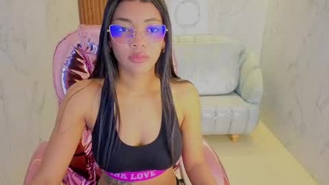 Snapshot of valentina_gomez_s chatting on May 23, 12:31 pm Valentina online show from May 23, 12:31 pm