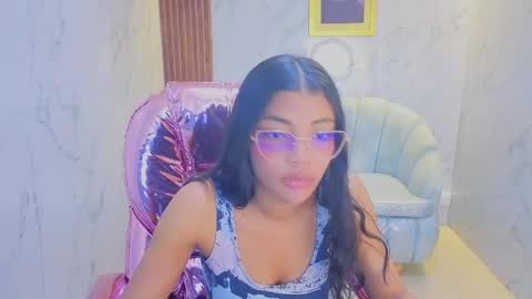 Snapshot of valentina_gomez_s chatting on May 27, 12:35 pm Valentina online show from May 27, 12:35 pm