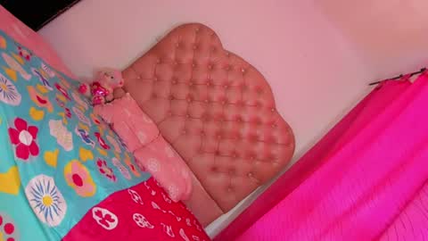 valentina_horny777 online show from July 15, 7:30 pm