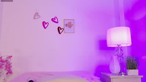 Snapshot of valentina_king18 chatting on June 10, 11:35 pm VALENTINA online show from June 10, 11:35 pm
