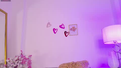 Snapshot of valentina_king18 chatting on June 13, 11:24 pm VALENTINA online show from June 13, 11:24 pm