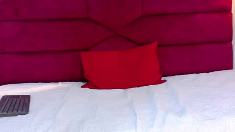 Snapshot of valentina_rose01 chatting on October 7, 8:17 pm Valentina online show from October 7, 8:17 pm