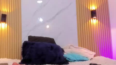 valentinaliux_ online show from July 28, 2:24 pm