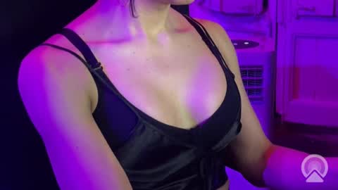 valentinasmilets online show from August 8, 2:14 am