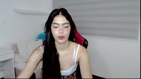 Snapshot of valentinasweet_ chatting on May 11, 1:11 am Valentina online show from May 11, 1:11 am