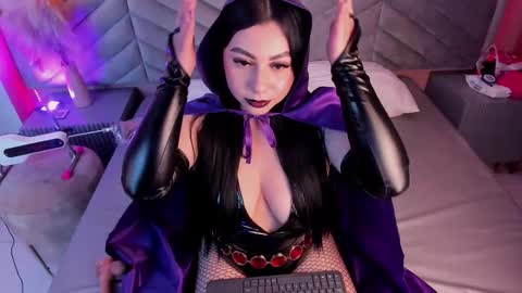 Snapshot of valentine_mia_ chatting on October 17, 10:34 pm Mia online show from October 17, 10:34 pm