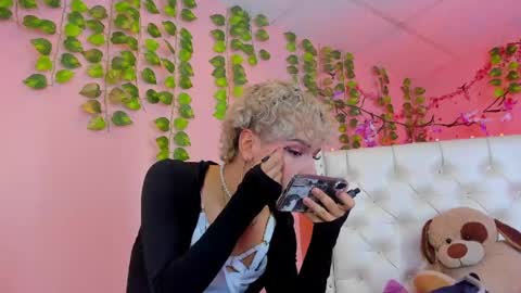 valentinee_xo online show from May 31, 4:31 am