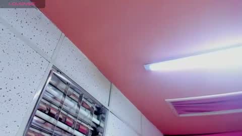 Snapshot of valentinee_xo chatting on July 8, 7:13 am valentinee_xo online show from July 8, 7:13 am