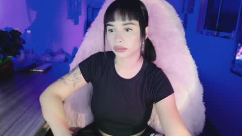 Snapshot of valentinna_5 chatting on June 3, 6:05 am Danielle Please help me to reach 300 thumbs up online show from June 3, 6:05 am