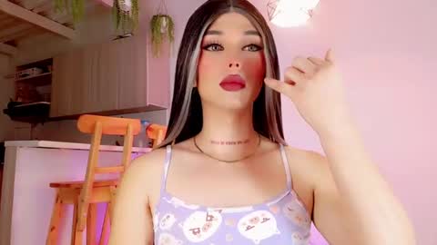 Snapshot of valentinne_marian chatting on February 9, 12:08 pm Marian online show from February 9, 12:08 pm