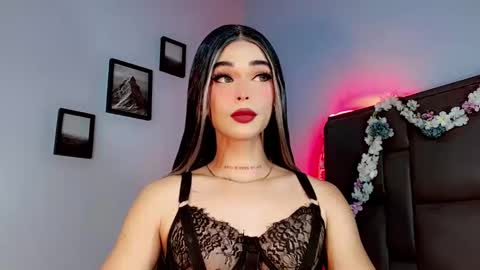 Snapshot of valentinne_marian chatting on September 13, 8:03 am Marian online show from September 13, 8:03 am