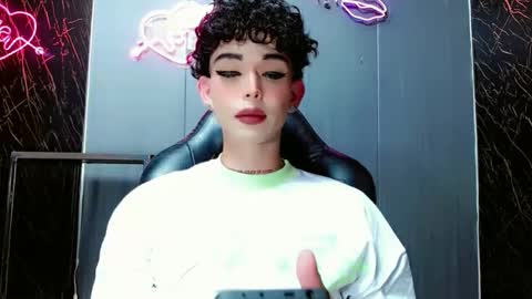 Snapshot of valentinne_marian chatting on November 23, 11:26 pm Marian online show from November 23, 11:26 pm