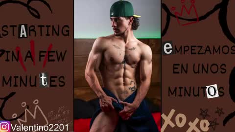 Snapshot of valentino_2201 chatting on May 20, 12:50 am Valentino - 15 OFF valentino2201 online show from May 20, 12:50 am