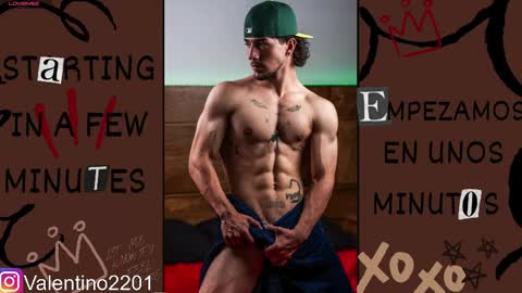 Snapshot of valentino_2201 chatting on May 22, 2:08 am Valentino - 15 OFF valentino2201 online show from May 22, 2:08 am