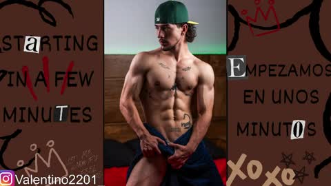 Snapshot of valentino_2201 chatting on May 25, 1:11 am Valentino - 15 OFF valentino2201 online show from May 25, 1:11 am
