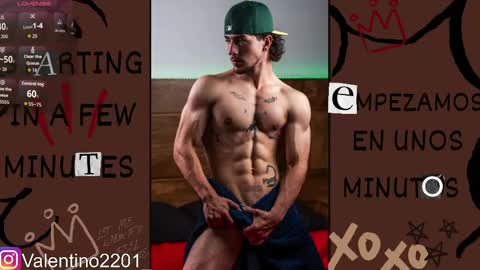 Snapshot of valentino_2201 chatting on May 31, 1:03 am Valentino - 15 OFF valentino2201 online show from May 31, 1:03 am