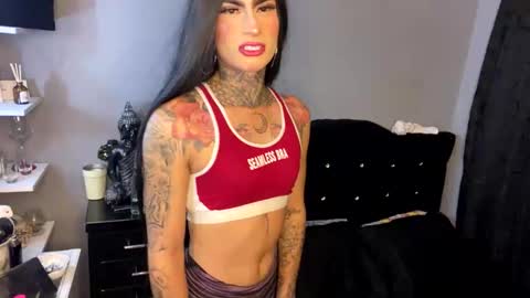 valentino_bs online show from February 1, 4:49 pm