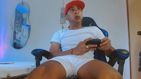 Mistery Guy online show from November 11, 7:58 pm