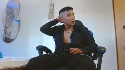 Mistery Guy online show from November 14, 6:28 pm