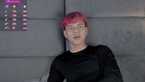 valentino moon online show from December 6, 2:46 am