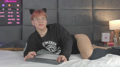 valentino moon online show from December 12, 2:26 am