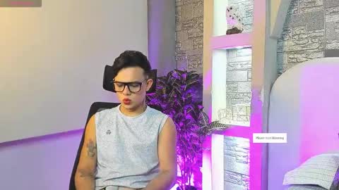 valentino_moretti online show from December 2, 12:54 pm