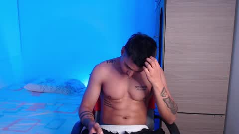 Snapshot of valentinosex_1 chatting on October 10, 11:04 pm VALENTINO online show from October 10, 11:04 pm