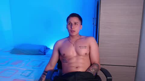 Snapshot of valentinosex_1 chatting on October 14, 9:26 pm VALENTINO online show from October 14, 9:26 pm