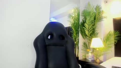 valeri_tafur online show from November 1, 11:01 am