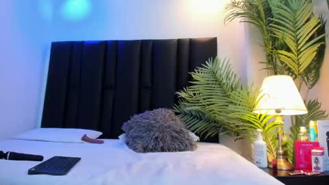 valeri_tafur online show from April 30, 8:57 pm