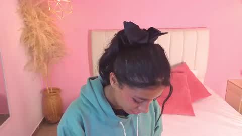 Snapshot of valeria__torres chatting on July 16, 10:43 am Valeria online show from July 16, 10:43 am