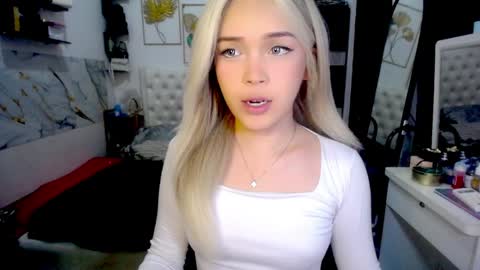 Snapshot of valeria_nikia chatting on May 15, 11:28 am VALERIA online show from May 15, 11:28 am