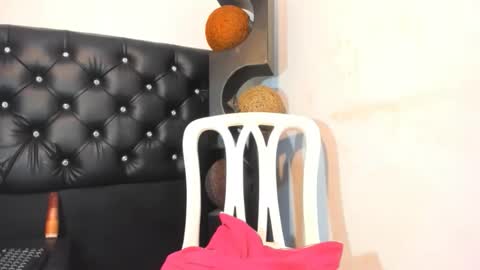 valeriapinkk online show from April 24, 2:52 pm