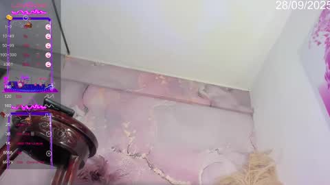 Snapshot of valeriaqueents chatting on September 28, 1:27 pm online show from September 28, 1:27 pm