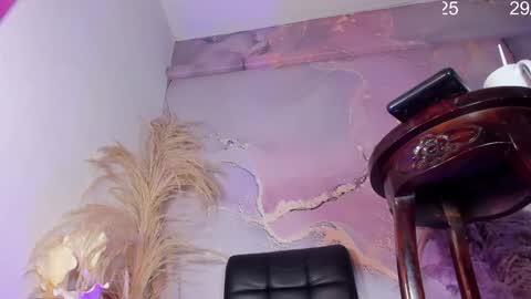 Snapshot of valeriaqueents21 chatting on October 29, 1:13 pm valeriaqueents21 online show from October 29, 1:13 pm