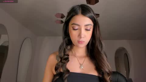 Snapshot of valeriavelvet chatting on May 26, 12:12 pm Vale online show from May 26, 12:12 pm