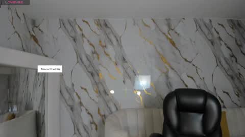 Snapshot of valeriavelvet chatting on June 15, 12:07 pm Vale online show from June 15, 12:07 pm