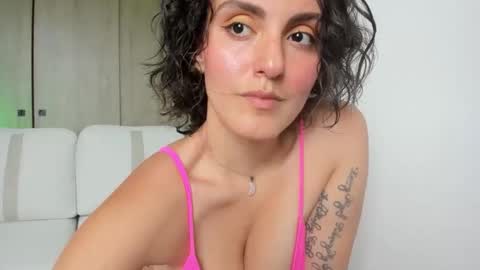 Snapshot of valerie777moonrise chatting on May 1, 8:46 pm Agape online show from May 1, 8:46 pm